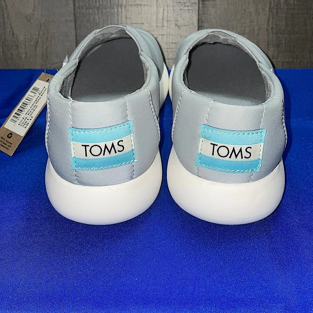 Toms - Picture 3 of 9